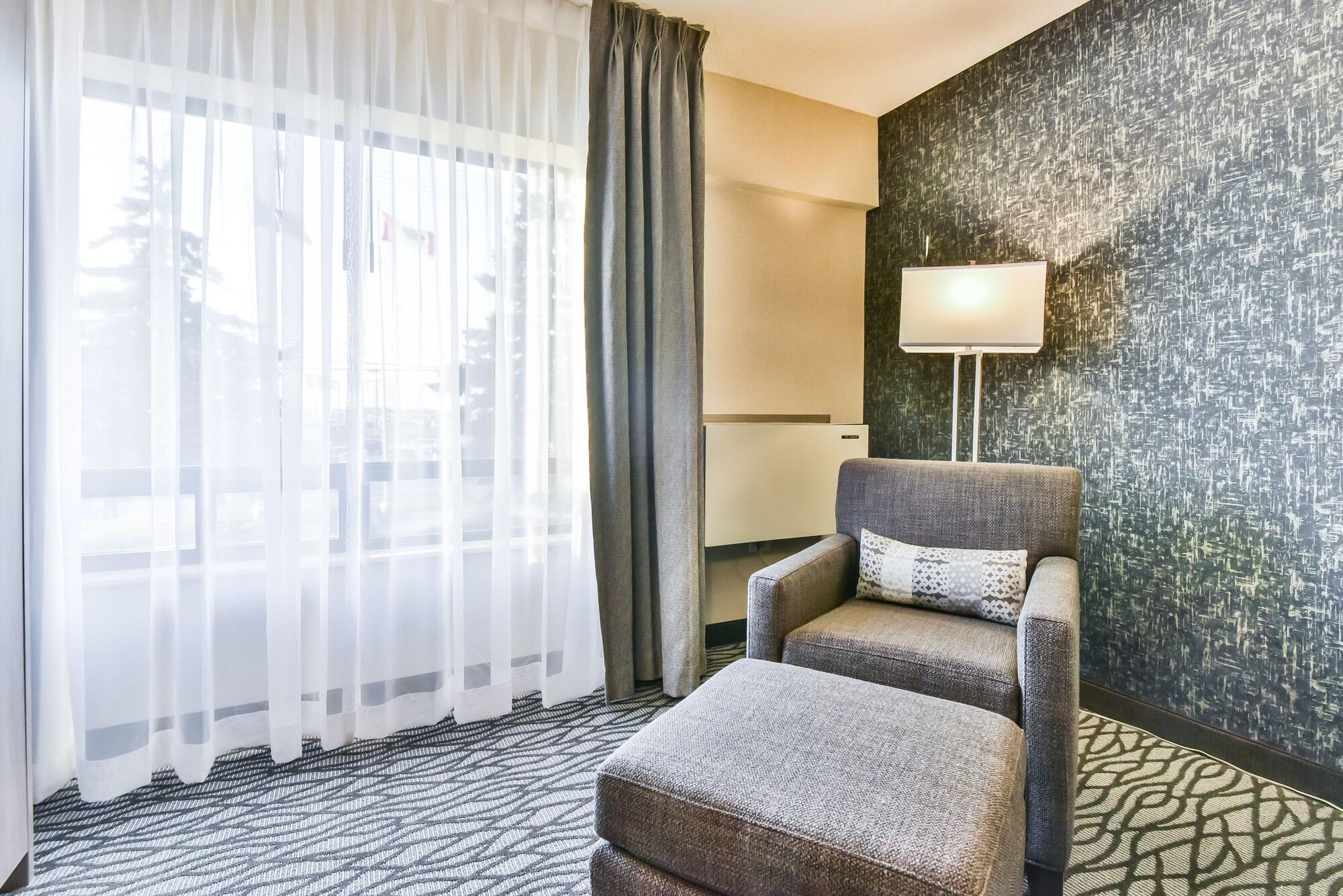 Comfort Inn Aeroport Dorval Exterior photo