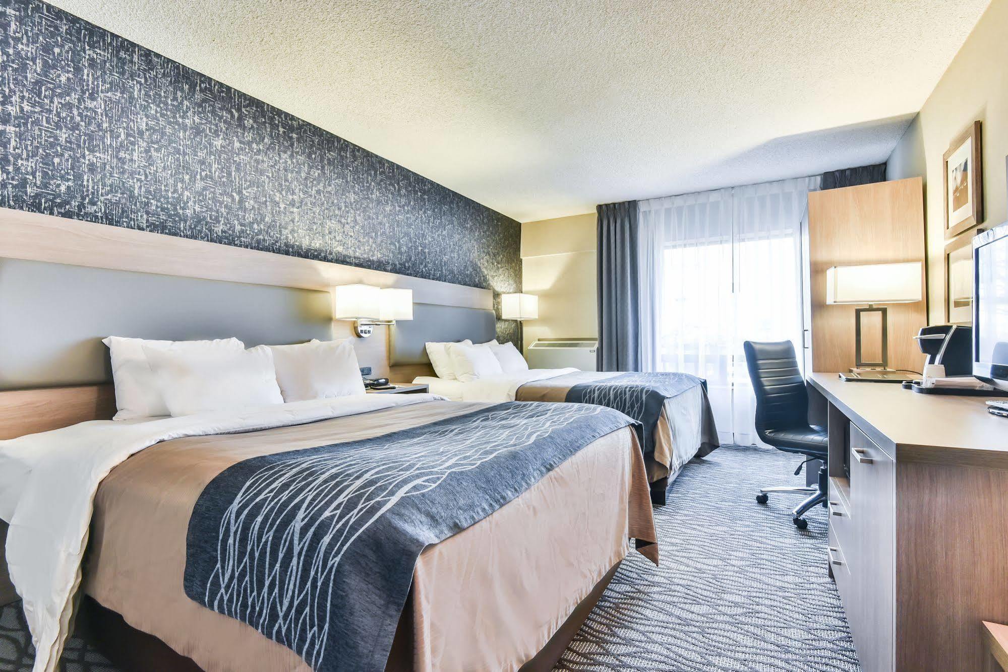 Comfort Inn Aeroport Dorval Exterior photo